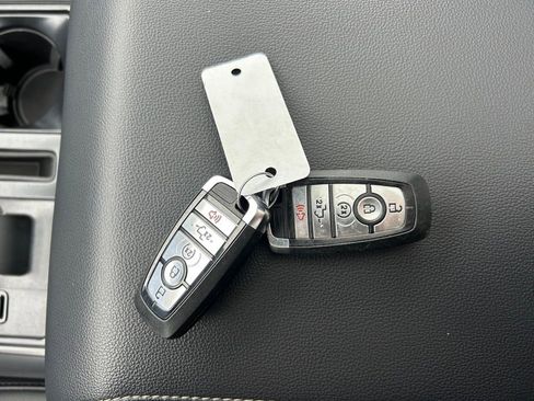 Used 2025 Ford F150 Lariat image 29