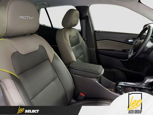 Used 2025 Chevrolet Trax ACTIV w/ Driver Confidence Package FWD image 27