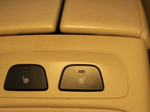 Used 2022 Buick Envision Avenir w/ Technology Package II FWD image 16