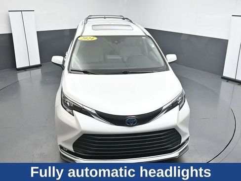 Used 2024 Toyota Sienna XLE FWD image 20