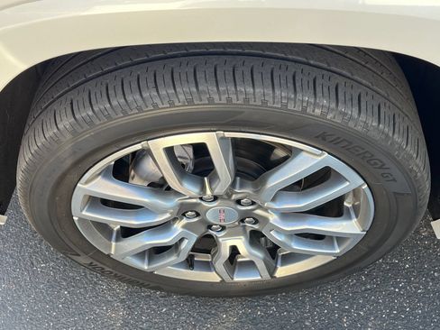 Used 2024 GMC Terrain Denali AWD/4WD image 8