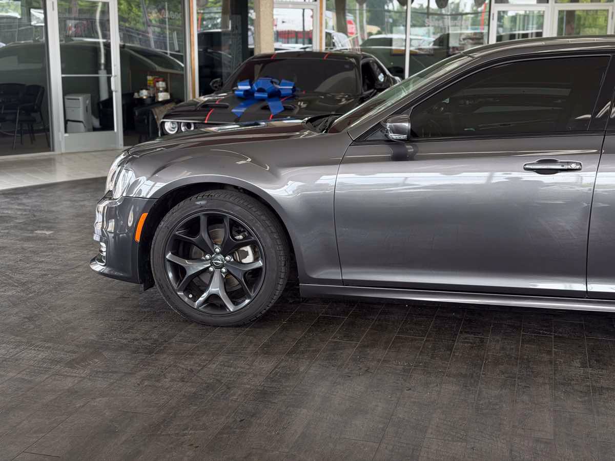 Used 2023 Chrysler 300 Touring L w/ Safetytec Plus Group RWD image 15