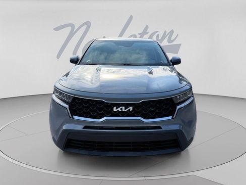Used 2023 Kia Sorento LX FWD image 2