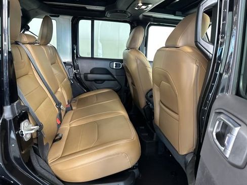 Used 2023 Jeep Wrangler Unlimited Sahara w/ Cold Weather Group image 27