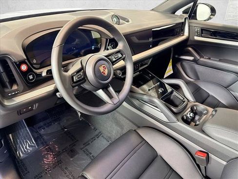 Certified 2026 Porsche Cayenne Coupe AWD/4WD image 4