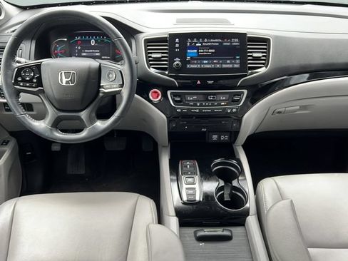 Used 2021 Honda Pilot Touring image 18