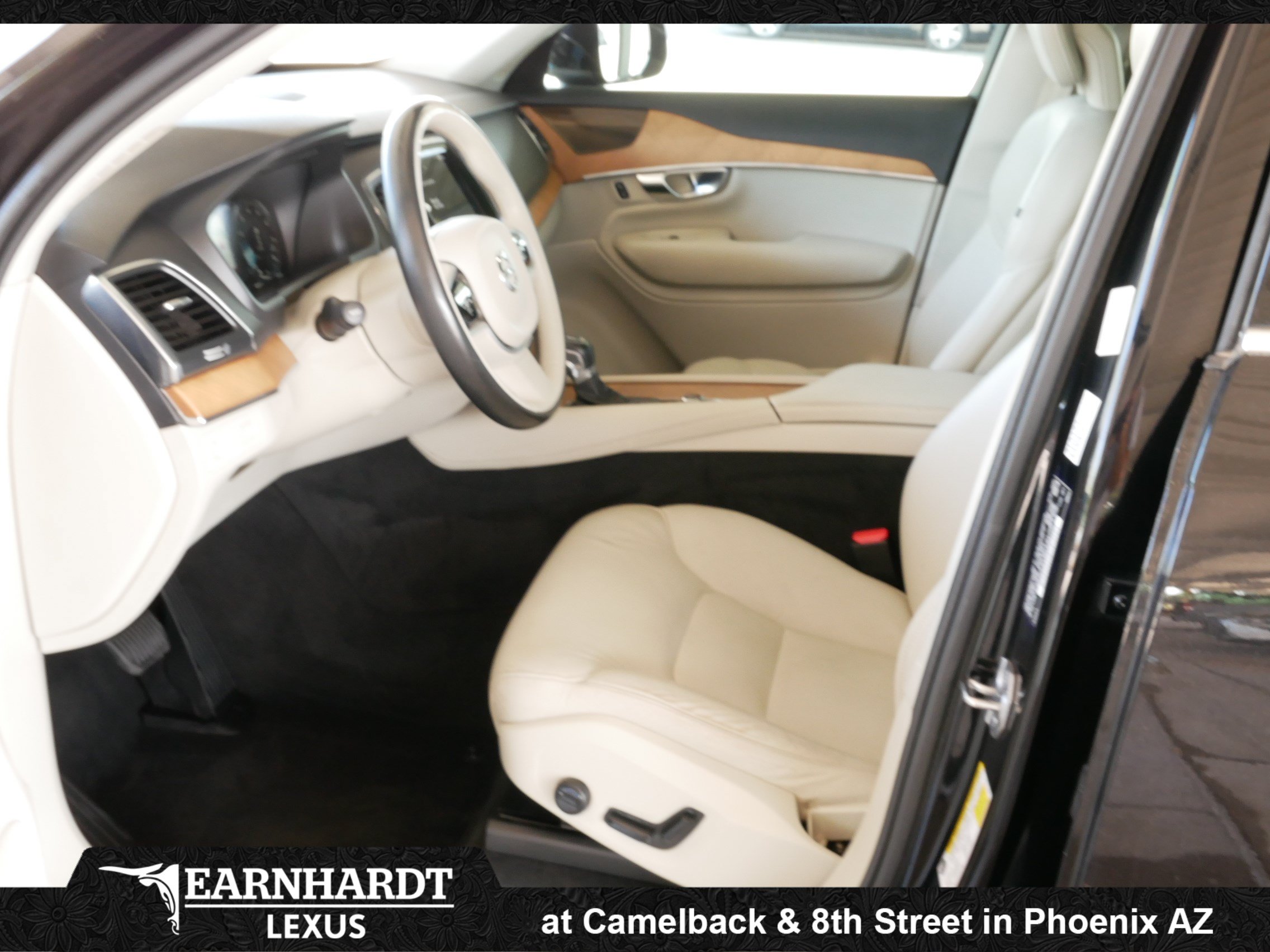 Used 2021 Volvo XC90 T6 Momentum w/ Protection Package Premier AWD/4WD image 4