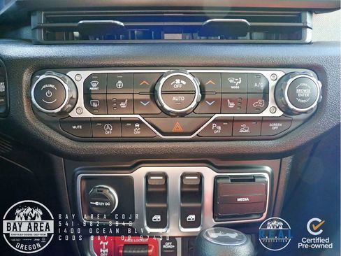 Used 2025 Jeep Wrangler Sport image 16