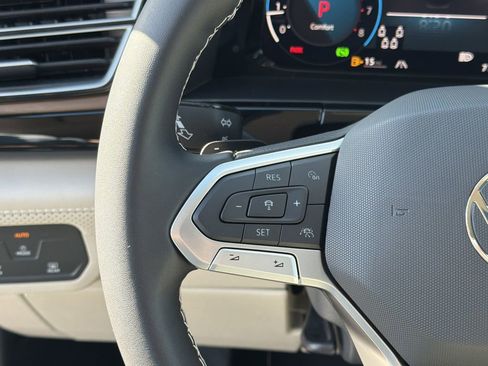 New 2026 Volkswagen Atlas SE FWD image 29