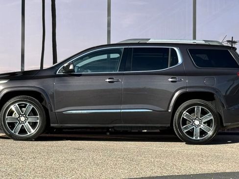 Used 2017 GMC Acadia Denali image 5