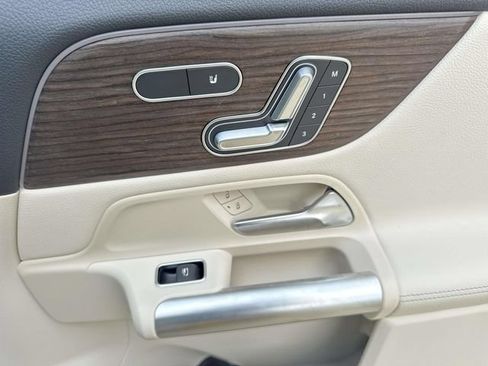 Used 2025 Mercedes-Benz GLA 250 image 22