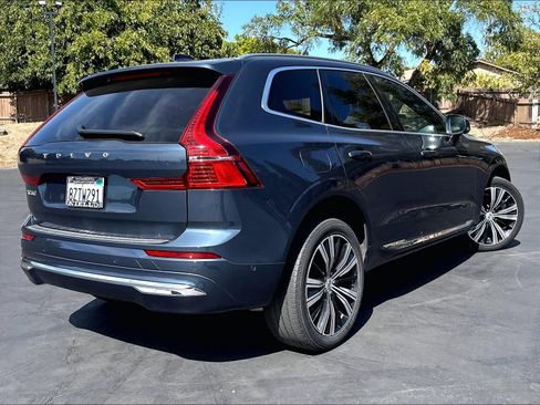 Used 2022 Volvo XC60 T8 Inscription w/ Advanced Package AWD/4WD image 2