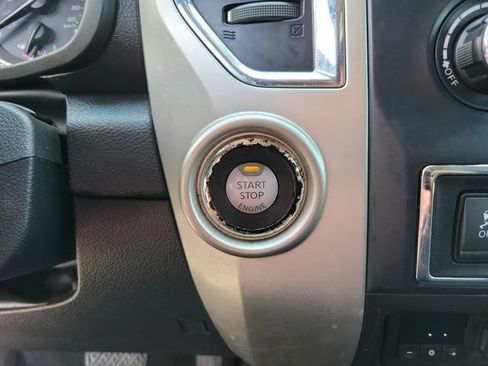 Used 2018 Nissan Titan SV RWD image 18
