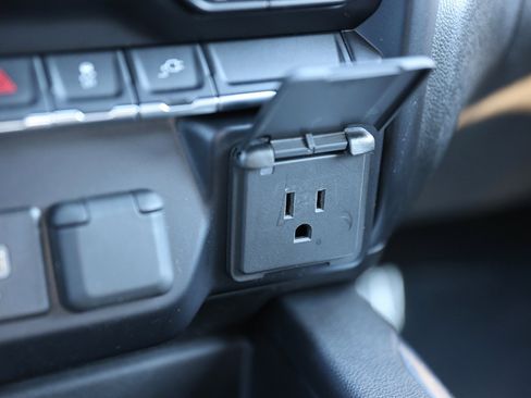 Used 2019 Chevrolet Silverado 1500 RST image 32