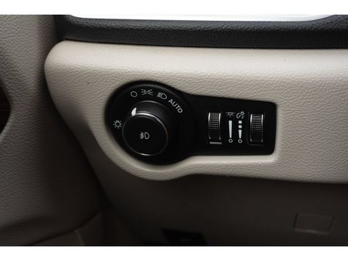Used 2022 Chrysler Pacifica Limited FWD image 29
