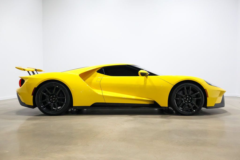Used 2020 Ford GT Carbon Series RWD image 74