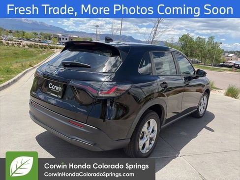 Used 2023 Honda HR-V LX image 9