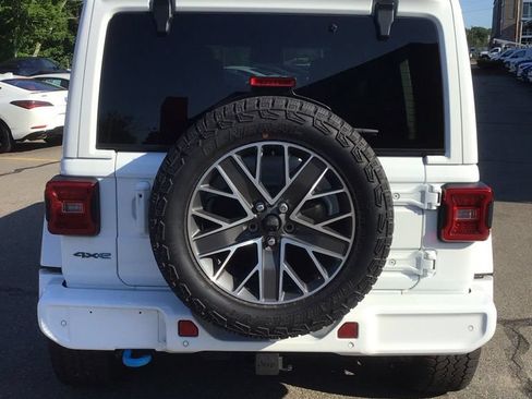 Used 2024 Jeep Wrangler High Altitude AWD/4WD image 4