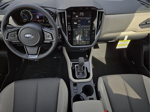 Used 2025 Subaru Forester Limited image 12