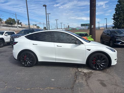 Used 2022 Tesla Model Y Performance image 5