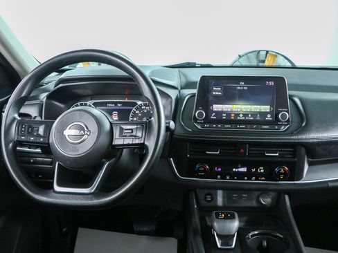 Used 2024 Nissan Rogue SV FWD image 17