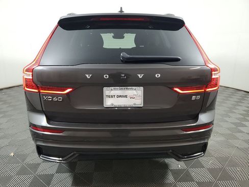 Used 2023 Volvo XC60 B5 Ultimate FWD image 7