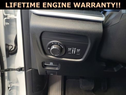 New 2025 Jeep Grand Cherokee L Altitude image 17