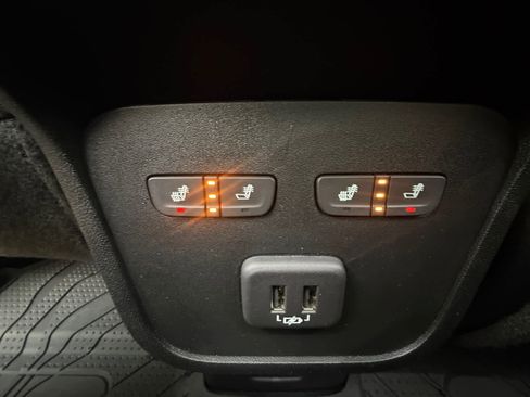 Used 2022 Chevrolet Equinox Premier image 31