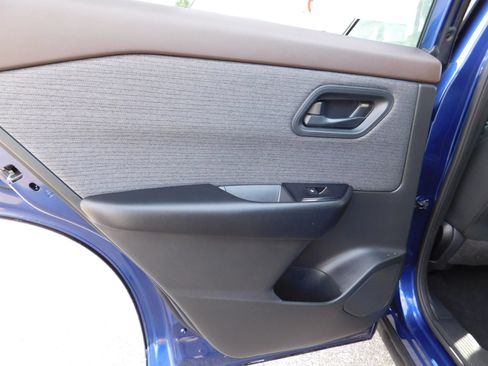 Used 2023 Nissan Rogue S FWD image 10