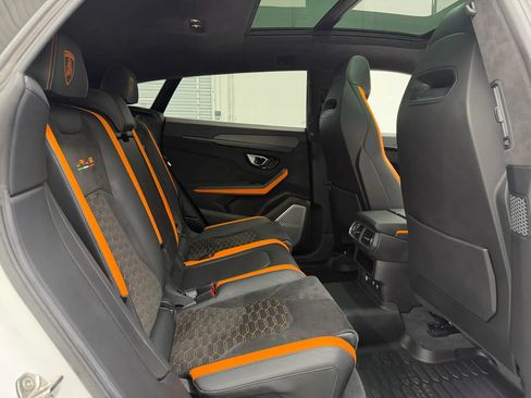 Used 2022 Lamborghini Urus AWD/4WD image 65