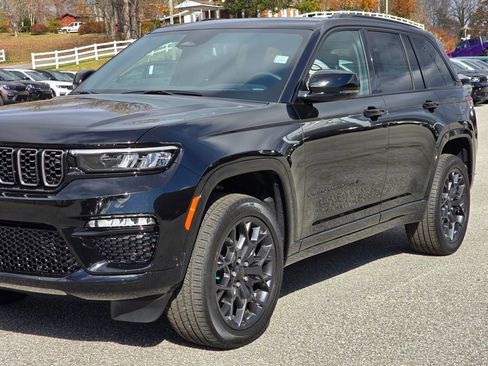 New 2025 Jeep Grand Cherokee Summit image 42