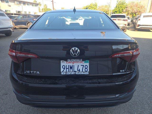 Certified 2023 Volkswagen Jetta SE w/ Panoramic Sunroof Package FWD image 5