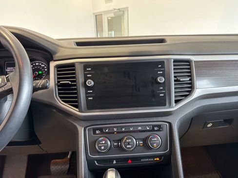 Used 2019 Volkswagen Atlas SE w/ Panoramic Sunroof Package image 22
