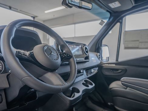 New 2025 Mercedes-Benz Sprinter 2500 image 7
