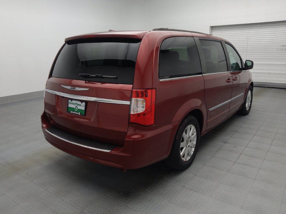 Used 2016 Chrysler Town & Country Touring FWD image 9