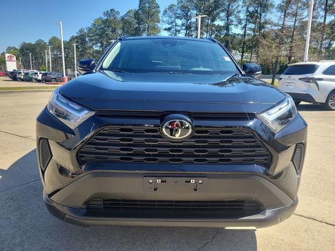 Certified 2025 Toyota RAV4 XLE FWD image 4