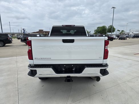 Used 2025 Chevrolet Silverado 2500 LT AWD/4WD image 4