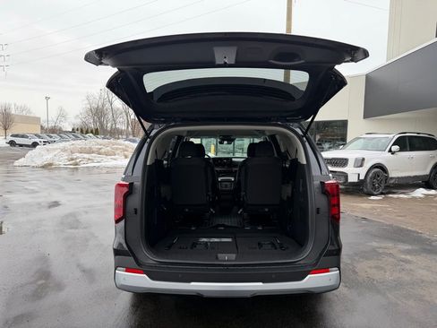 New 2026 Kia Carnival LX FWD image 16