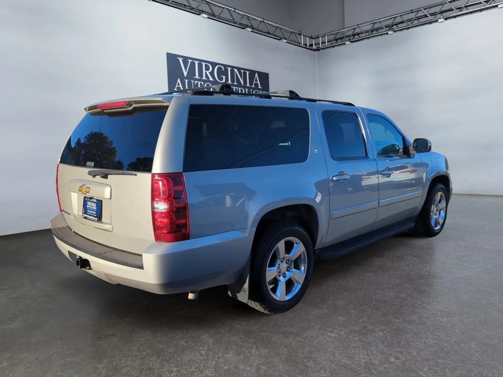 Used 2007 Chevrolet Suburban LT RWD image 9