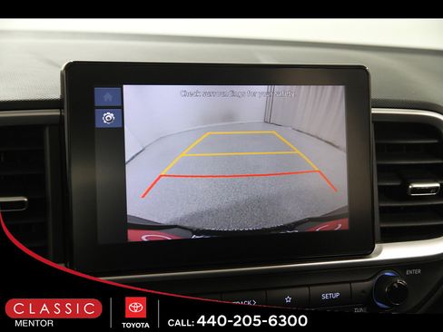 Used 2024 Hyundai Venue SEL FWD image 12