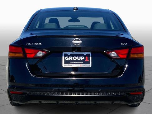 Used 2024 Nissan Altima 2.5 SV image 5