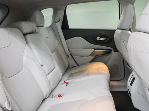 Used 2021 Jeep Cherokee Latitude Lux w/ Sun & Sound Group FWD image 28