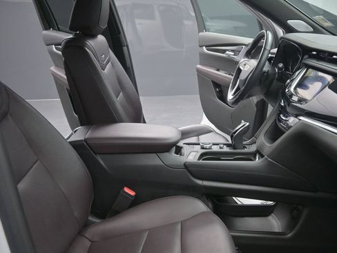 Used 2020 Cadillac XT6 Premium Luxury image 19