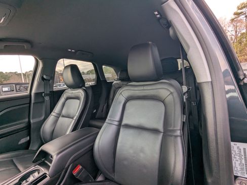 Used 2022 Lincoln Corsair Reserve w/ Elements Package image 9