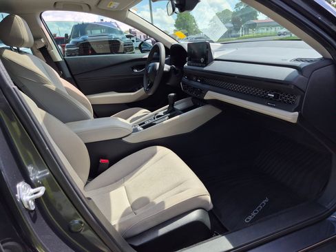 Used 2025 Honda Accord SE image 23