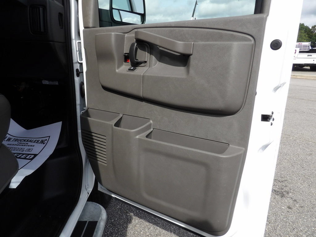 Used 2025 GMC Savana 2500 w/ Driver Convenience Package RWD image 31
