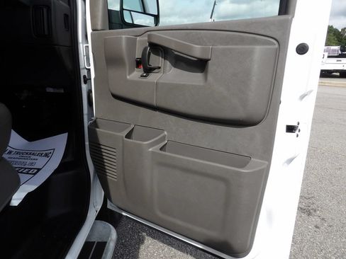 Used 2025 GMC Savana 2500 w/ Driver Convenience Package RWD image 31