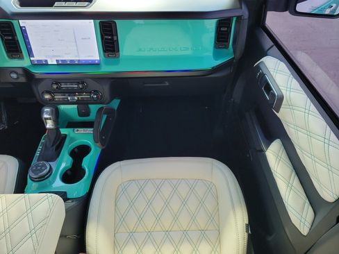 Used 2024 Ford Bronco Outer Banks AWD/4WD image 15