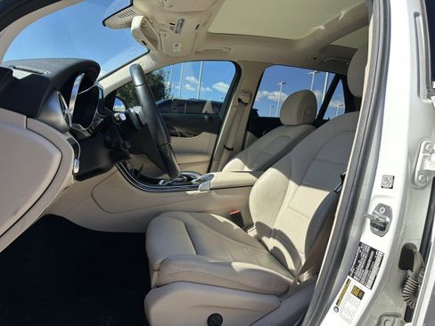 Used 2017 Mercedes-Benz GLC 300 w/ Premium 1 Package image 11