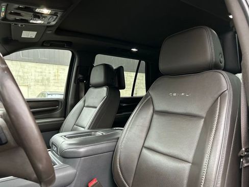 Used 2021 GMC Yukon Denali w/ Denali Premium Package image 14